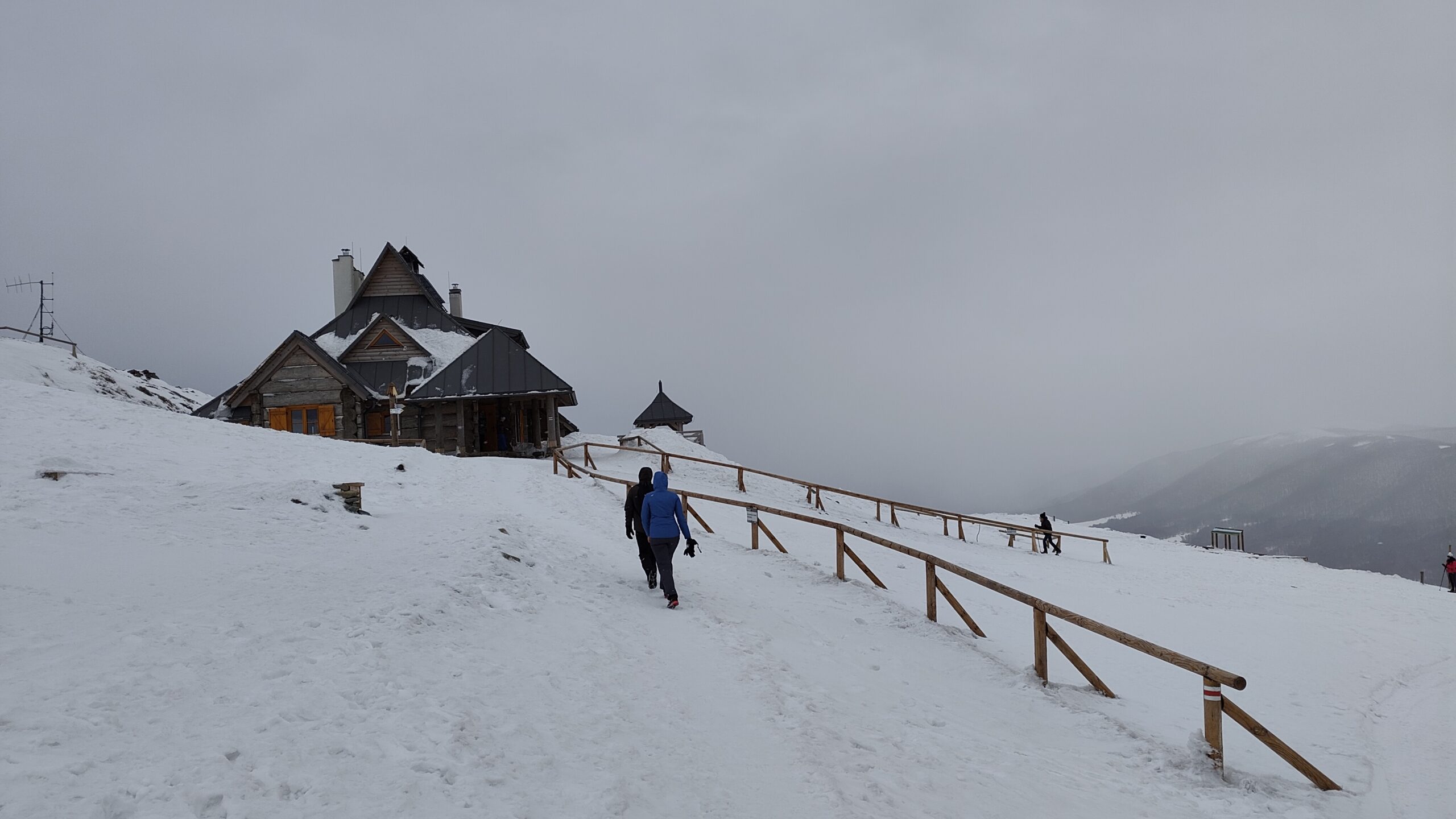 Schron Turystyczny „Chatka Puchatka” – Bieszczady
