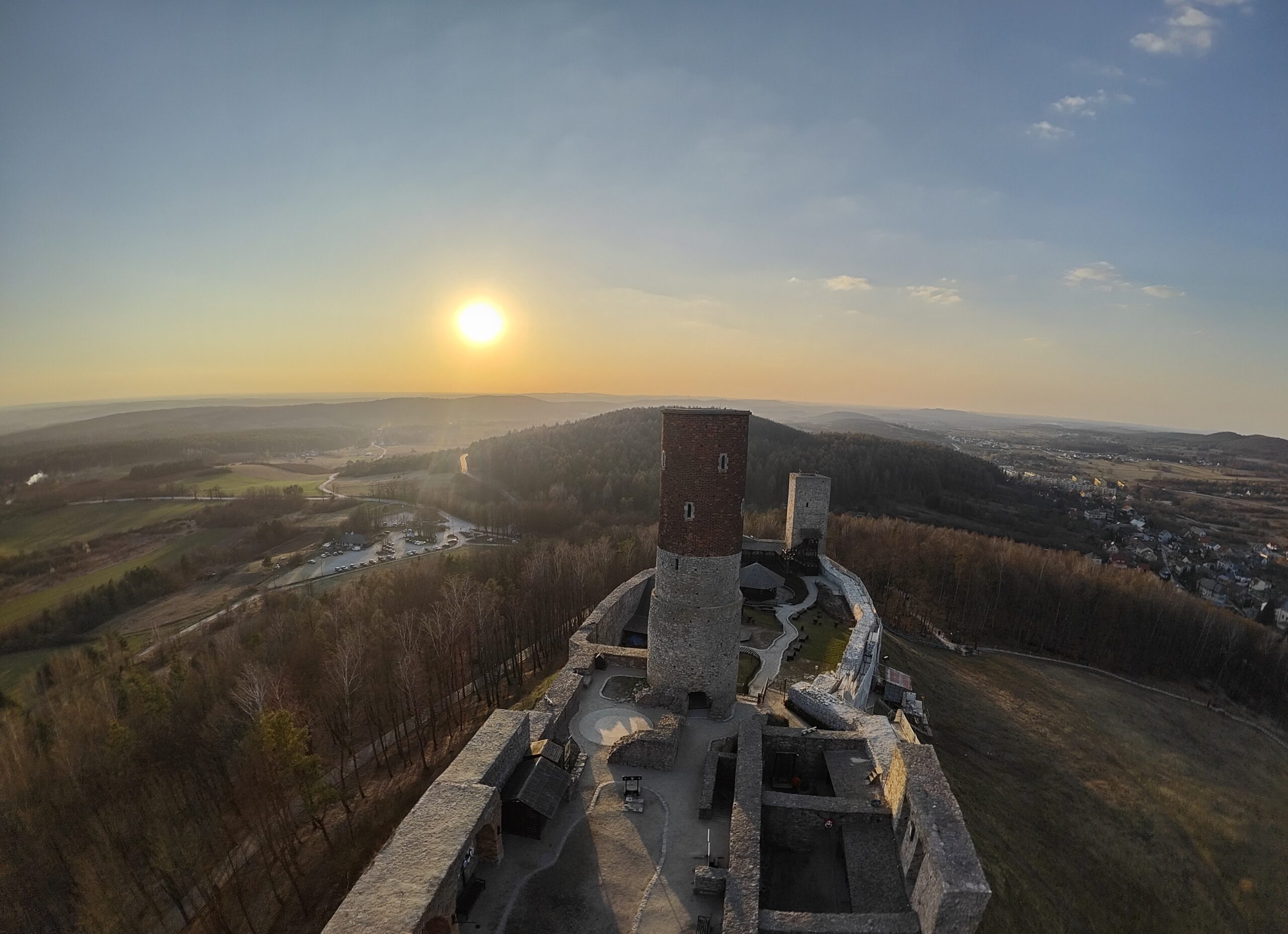 Łysica i zamek w Chęcinach – Góry Świętokrzyskie